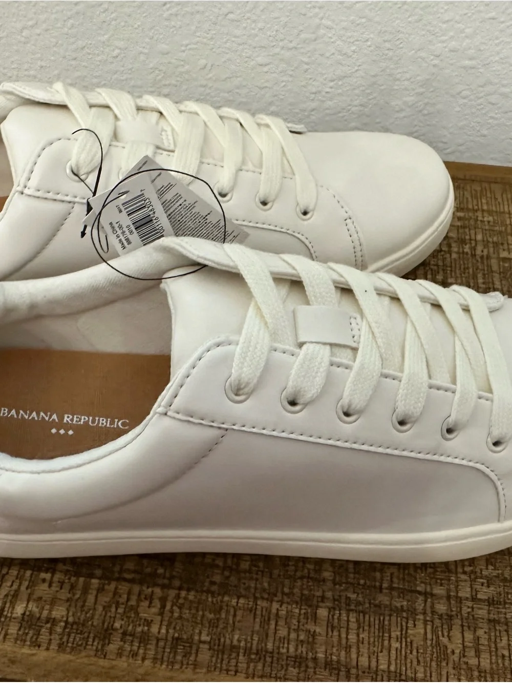 Banana Republic Men's White Low-Top Leather Sneakers